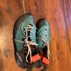 Five Ten Verdon Lace climbing shoes size  US M 8 US WM 9.5 UK 7 EUR 41